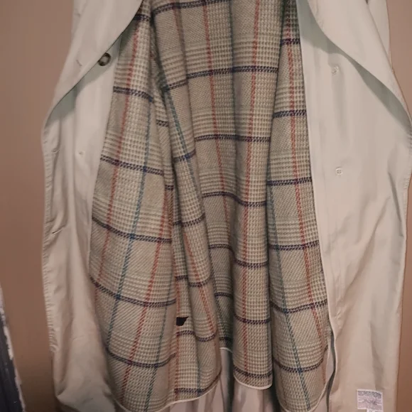 TOWN LONDON FOG TRENCH COAT  SIZE  12P PRE-OWNED GOOD - Picture 2 of 5